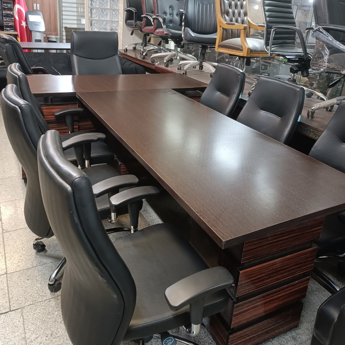 میز کنفرانس